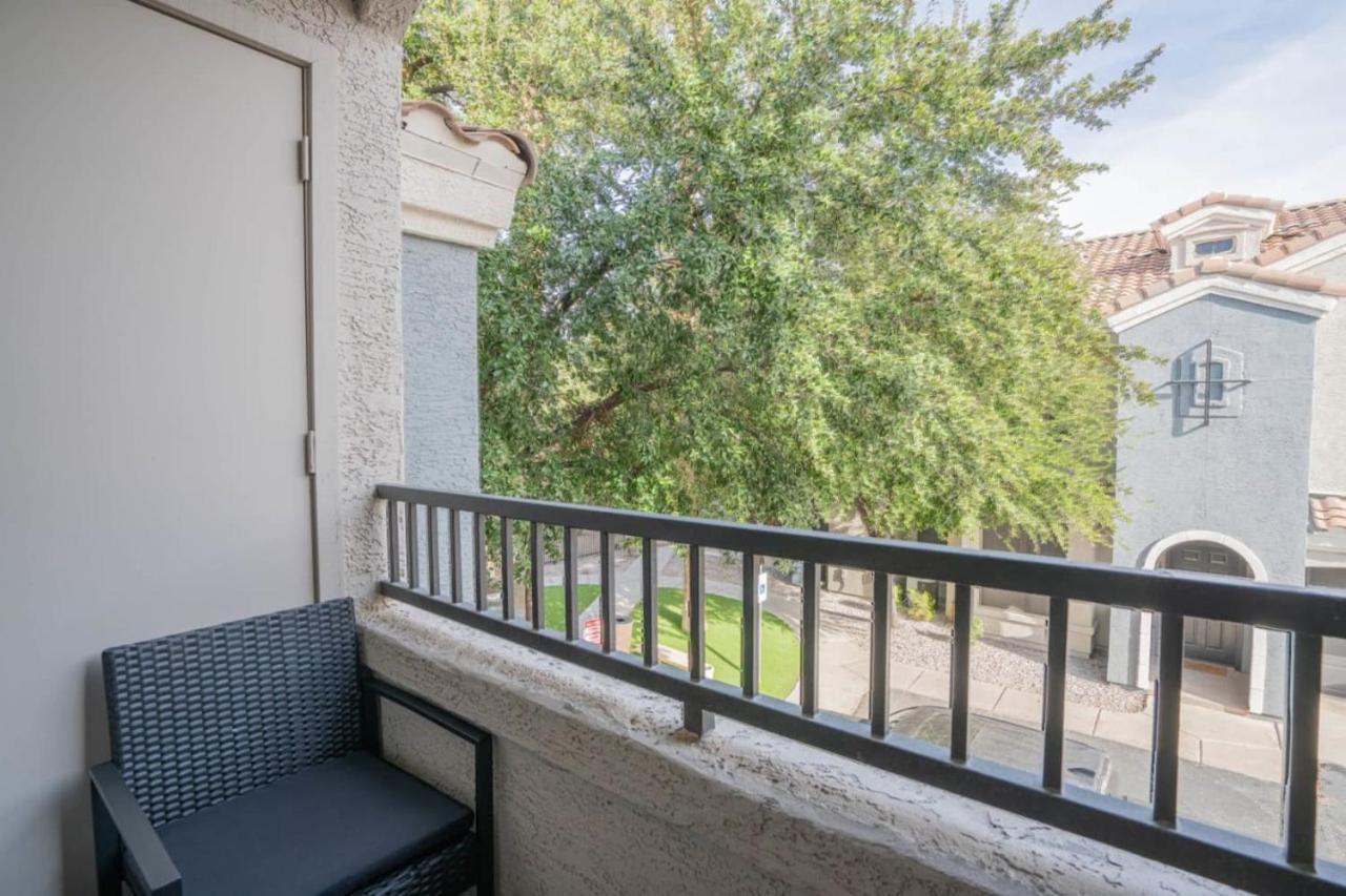 Posh 2Bd - Midtown - Gym, Pool, W-D, Parking - Sleeps 8 Apartment Phoenix Exterior photo