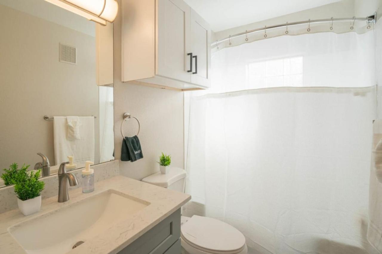 Posh 2Bd - Midtown - Gym, Pool, W-D, Parking - Sleeps 8 Apartment Phoenix Exterior photo