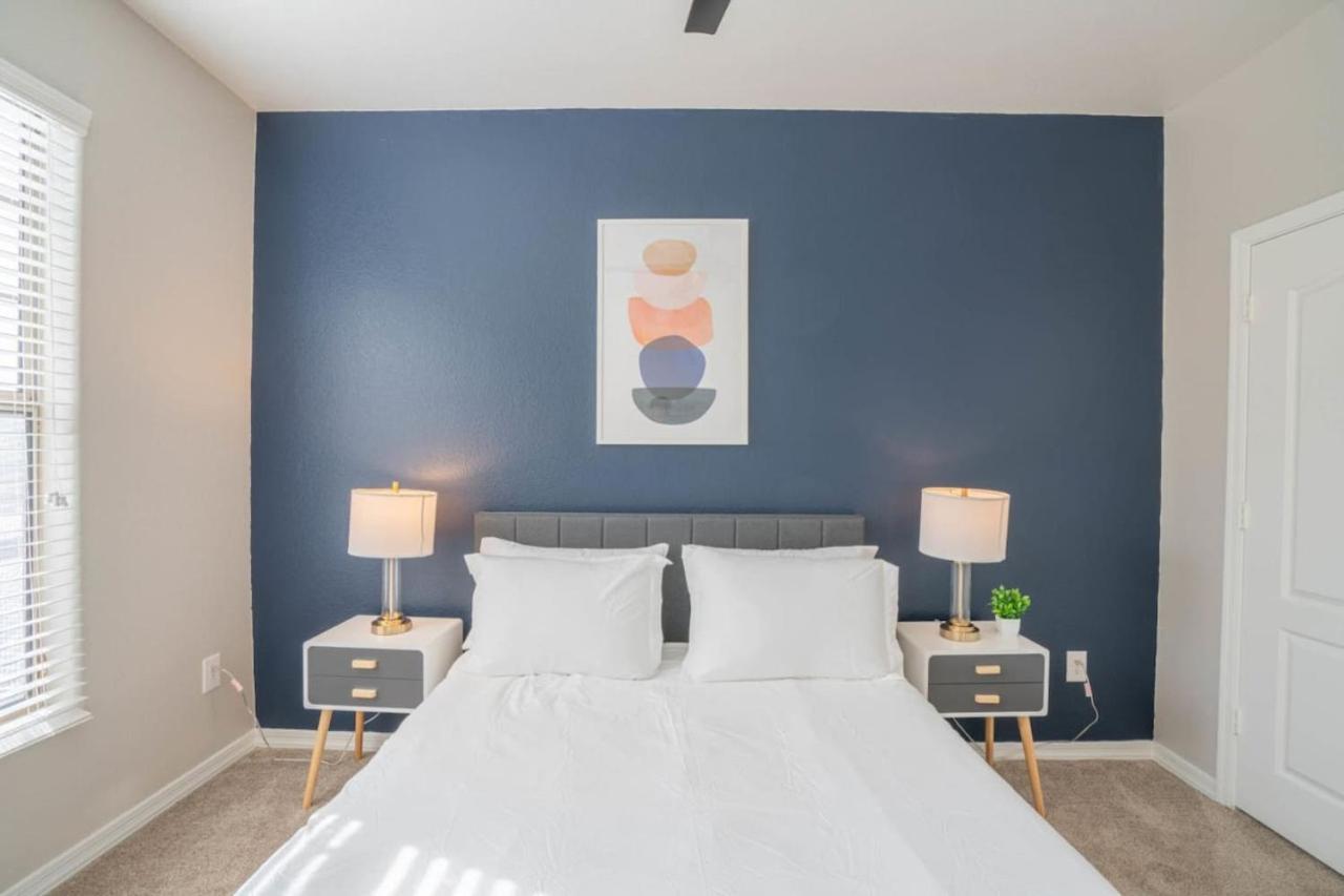 Posh 2Bd - Midtown - Gym, Pool, W-D, Parking - Sleeps 8 Apartment Phoenix Exterior photo