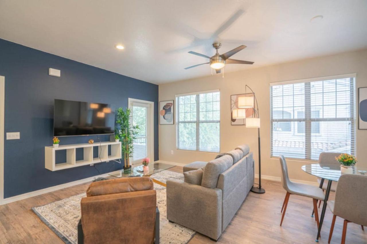 Posh 2Bd - Midtown - Gym, Pool, W-D, Parking - Sleeps 8 Apartment Phoenix Exterior photo